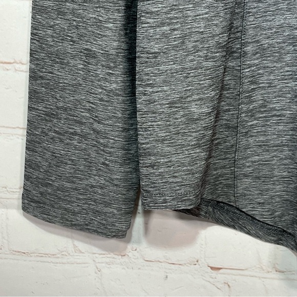 Duluth Trading Shirt Womens Small Gray Lightweight V Neck Pleated Stretch Top - Picture 6 of 9